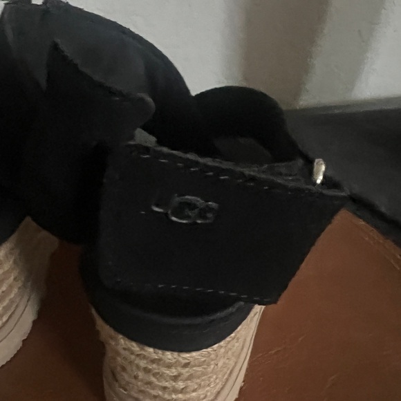 UGG Ileana Black Tan Wedge Shoes Modern Casual - Picture 9 of 9